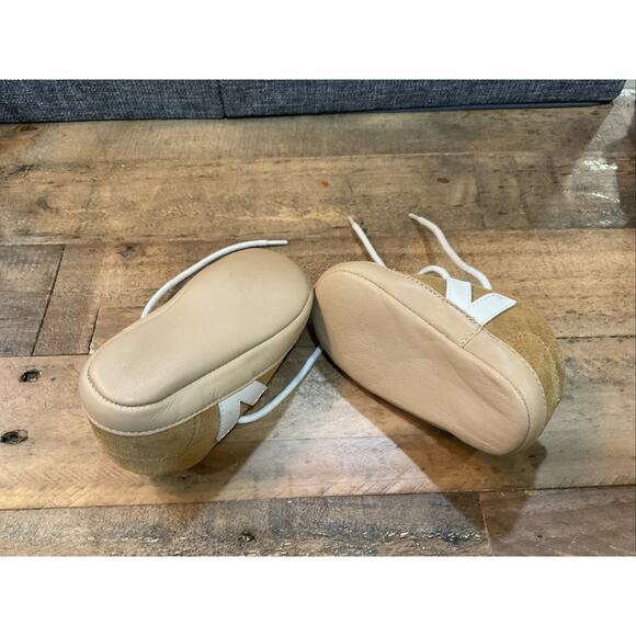 BABY SUEDE CAMEL PIERRE SHOES - Size 4 - Ships Free - Picture 7 of 7